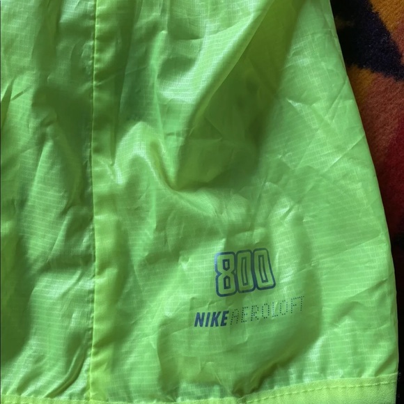 Women’s Nike Aeroloft Neon Yellow 800 Down Vest - Picture 2 of 4